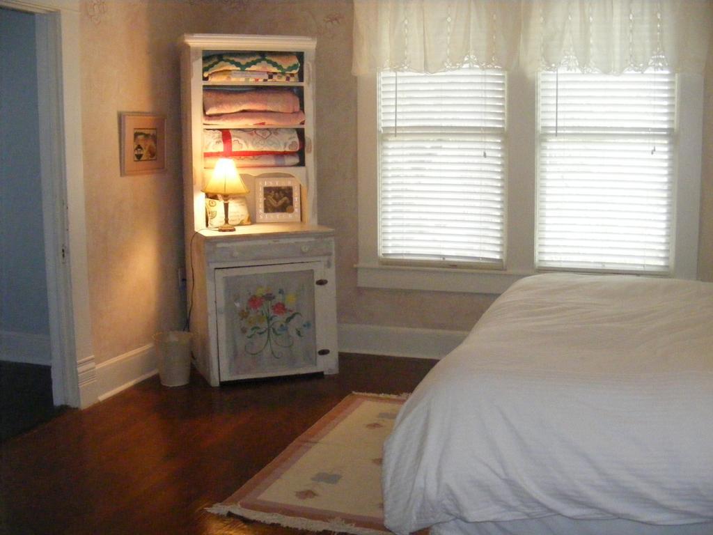 Pricehouseinn Glen Rose Room photo