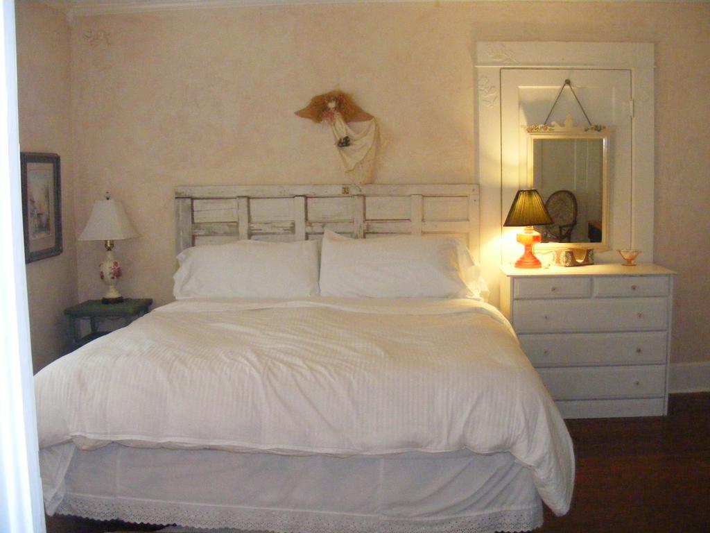 Pricehouseinn Glen Rose Room photo